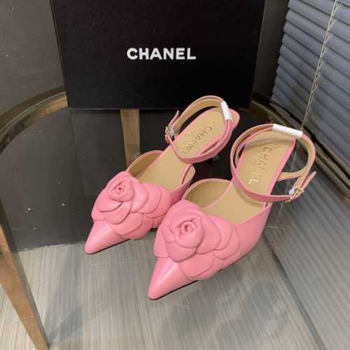 P380 Chanel 专柜新款主推系列凉鞋上新 S夏季系列，精致复古鞋，鞋面金典小香最新山茶花朵设计精致又时髦，国内外博主刷爆款 鞋面：原版意大利进口羊皮 原