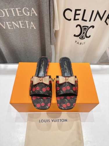高版本出厂 Louis Vuitton Ss25 New Arrival Lv驴牌春夏新品系列平底拖鞋 简约精致 高级感满满 尽显优雅气质 上脚超好看 拉满了夏