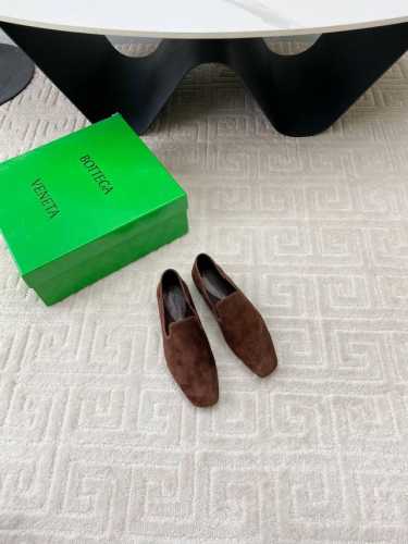 出厂价 BOTTEGA VENET 极简平底乐福鞋 包子鞋 超舒服 云朵感 女士Astaire乐福鞋 精致平底 包裹面料 同色跟皮 用心设计 绝不马虎 耐穿舒适