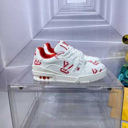 顶级版:530 路易威登走秀滑板鞋爆款， Louis Vuitton Trainer无疑是奢侈品牌推出的最成功的Sneaker之一，不过探索的脚步并不会停，Lo - 点击图像关闭