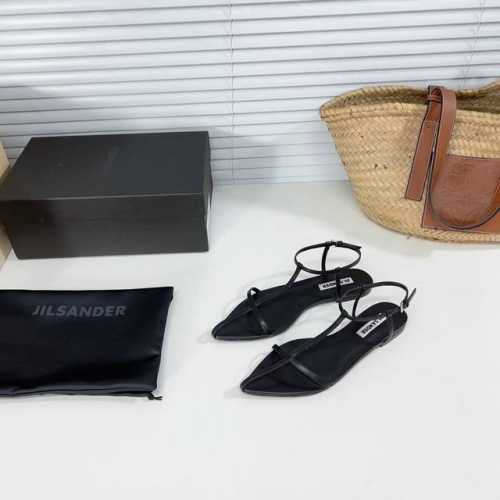 高品质出厂平底 P290！小众潮牌网红款 Jil Sander 2025吉尔 桑达早春凉鞋系列！春夏最新爆款时髦平底尖头带子凉鞋 这款真的绝了 时髦到飞起 想不
