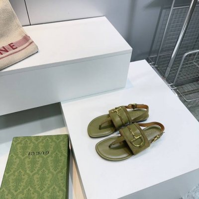 高品质出厂 顶级品质Gucci古驰2025春夏五金扣D字链条扣老花布平底罗马凉鞋系列 原版一比一 踮脚工艺同原版一样 中跟拖鞋 凉鞋 配最新D扣作为品牌的标志性