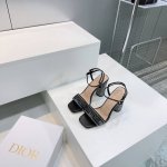 高品质出厂390！Dior迪奥2025春夏新品水晶钻面圆跟凉鞋高跟鞋 延续D家永恒经典！这款鞋低调不失华丽 性感又不显张扬 鞋型是大家都爱的秀气款 非常非常显瘦