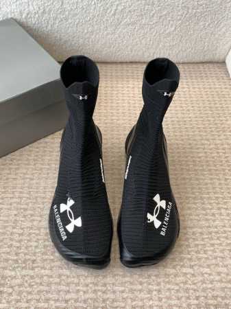 女 P420 男 P440 Balenciaga X Under Armour 安德玛联名 情侣款 飞驶运动鞋休闲鞋 这款飞织运动鞋是巴黎世家和安德玛强强联合， - 点击图像关闭