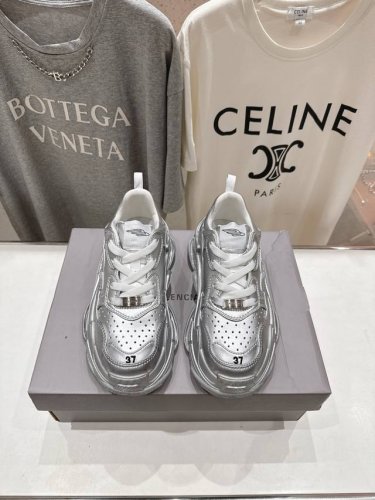 高版本出厂 Balenciag*巴黎世家25Ss早春最新爆款明星走秀同款，Sneaker运动老爹鞋系列 原版购入开发，一比一做货，新款浓浓的机能风，鞋底刻度非常