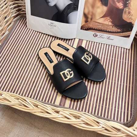 出厂价： 杜嘉班纳 D&G 2024顶级专柜 新款限定 官网上新 独家首发 Dg 24Ss-初夏宽嘴拖 Dg拖鞋 Dg平底拖 Dg鞋控 小红书种草新款 仙女初夏 - 点击图像关闭