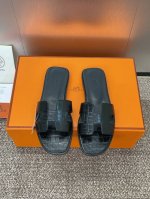 工厂p价p 爱马仕 Hermes 春夏经典款 Oran 拼色工字拖女鞋 H家平底圆头露趾果冻色凉拖鞋 材质：进口鳄鱼纹小牛皮+水染牛皮内里+意大利真皮大底 Si