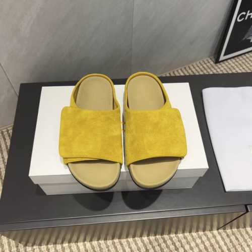 出厂: 独家顶级版本 The Row小众潮牌25Vs春夏新款系列 圆头厚底凉拖 原版一比一打造舒适度、包裹性都比较好。个性十足，很好驾驭各种风格衣服搭配 面料: