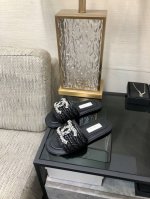 出厂价 顶级 品质 .小香2024钻面蜜儿拖鞋 进口意大利真皮大底 编织鞋面施华洛世奇钻扣 羊皮内里 垫脚 Size:35-41 40 41定做不退换 原版包装