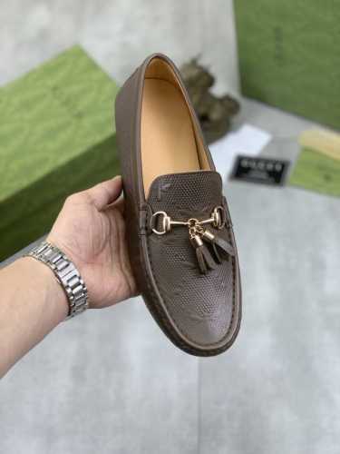 工厂价 实价 古奇gucci 新款经典豆豆鞋；香港原单顶级 精湛工艺 顶级质量高端精品男士休豆豆鞋 英伦时尚风 鞋面采用意大利进口漆皮，舒适透气全进口柔软猪皮内