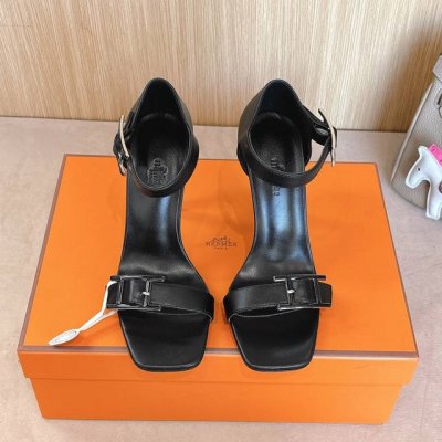 10.5Cm 组图 出厂价p Hermes 爱马仕 Judy 105高跟凉鞋 时尚又百搭 搭配Hapi鞋扣 超级舒服 每个细节都做到极致 搭配同色调标志性纯鞋扣