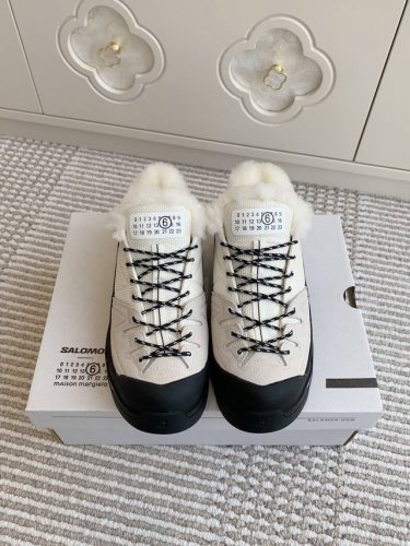顶级 salomon x mm6 24新款联名款 保暖羊毛登山鞋运动鞋 马吉拉与萨洛蒙的碰撞登山♀也要时尚起来 材质：对版牛反绒羊毛内里 大底：私模tpu大底，