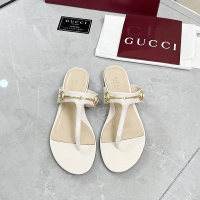 gucci 古驰 25Ss经典马衔扣人字夹趾拖鞋 顶级版本！原版1:1复刻，欢迎对比！标志浅金马衔扣焕新再现品牌发源地的经典优雅格调，这款拖鞋匠心融蕴醒目的金色