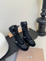 长靴 短靴380 Miu Mi* 新款短靴 代购级别 我是细节控 面料对版Zp单薄清透 区别于市场不对版厚面料 皮料对版Zp轻微擦旧 随性而为 复古时髦 百搭舒