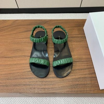 The Row 新款凉鞋。极简又百搭。鞋面羊皮，原版大底。 码数：35-41 40、41定制不退换