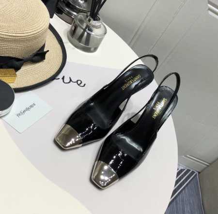 凉鞋SAINT LAURENT 畅销款圣罗兰新款金属钢铁头 忒有范又时髦的单品 韩国艺人朴彩英同款，各路明星网红纷纷入手的一款超A 女总裁范儿 鞋型和做工无可挑 - 点击图像关闭