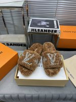 出厂 Lv 新款水钻羊毛拖 高品质闭眼入！采用进口皮毛一体羊羔毛 施华洛世奇水钻扣 原版高密度发泡底 Size:35-41