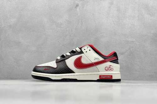 400 現貨 终端放店 Xc版 Nike Sb Dunk Low X Supreme 蛇年限定 米黑红小钩双鞋带 纯原大厂出品 极力推荐 原装头层材料 独家版型