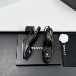 工厂价 高版本 书包扣翻盖凉鞋2025C早春最新款、CHANEL 香奈儿后系带高跟凉鞋香奶奶家一贯的优雅名媛气质 高级感十足！上脚非常nice～不管光脚穿或搭配