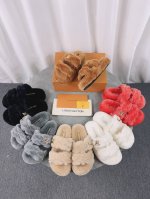 Louis vuitton 2024新款羊毛拖鞋细柔软羊毛 頂级品质纯皮毛一体直毛打造！超温暖的感觉，穿上仿佛踩在云朵上LV经典老花装饰，精致高级！让这双毛拖身