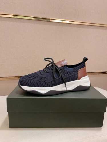 工厂价: 新款 Berluti 伯尔鲁帝 潮流新款上市 官网同款 专柜品质 原版搭配 精选头层小牛皮飞织面料。舒适透气真皮垫脚 做工精细 用料上层 100%纯牛