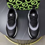 出厂价Pp： 新品Dolce&Gabbanadg高端男士运动休闲鞋。顶级专柜原单货。 原版进口多种材质拼接设计原版Tpr弹力大底。 Size：38-44 45、