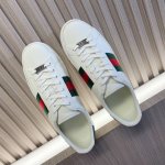 gucci Gg情侣款小白鞋 厚底鞋 近几年一直火爆 新色更新不断 明星 网红 直播等必定种草打Call 原版定制牛皮面色 内里头层牛皮 原版大底 5Cm增高厚