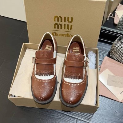 出厂 流苏款 系列 Miumiu Church's切尔西联名 孟克皮鞋 僧侣鞋 英伦复古 巴洛克雕花元素 又美又飒 酷炸街 鞋面虽是邦邦硬挺 但穿起却很舒适.开