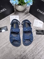 出厂： Chanel 香奈儿初夏新款 圆扣魔术贴凉鞋 休闲鞋 材质：牛仔布 码数：35-40