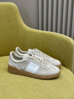 出厂 顶级版 valentin O Ss24 New Arrival v家 春夏德训鞋新品 情侣款 舒适好穿经典百搭不挑人 小牛皮材质 质感拉满 恰到好处的细节