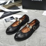 布面 皮面 顶级版本 Chanel 香奈儿 秋冬新款手工复古金币玛丽珍单鞋 材料面料：牛皮 布 内里：羊皮 大底：原版真皮大底 跟高：1.5Cm 码数：35-4