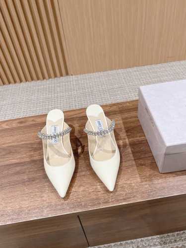 JIMMY CHOO 周仰杰 JC经典水钻链条尖头高跟拖 穆勒鞋 包头半拖 高跟凉鞋 这一款尖头半拖优雅又不失小性感，其设计理念简单 干净，搭配施华洛链