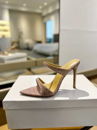 价格p： 半拖系 吉安维托 罗西 Gianvito Rossi 官网最新发布 原版拆解1:1完美复刻， 跟高：10.5Cm 码数：35-41 41定制 不予退换 - 点击图像关闭
