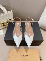 高版本出厂350 独家新品 Alaia 阿莱亚24Ss 走秀款爱心平底鞋 最近超火的一款平底鞋 章小蕙同款 风靡全球的一款爱心平底鞋 浪漫又迷人 舒适百搭配上不