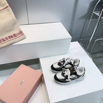 高品质出厂 顶级品质Miu Miu 缪缪 25春夏新款复古擦色老爹鞋厚底休闲鞋 颜值担当火爆款运动鞋 不得不入的一款 做旧时尚 简约高级 随意搭配上脚非常舒适