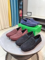 出厂价P 超舒服软底Bv编织豆豆鞋 时尚爆款 Bv 男士休闲鞋鞋面优质牛皮，鞋面编织牛皮配金属扣装饰，完美版型，极富个性与时尚韵味，真皮内里垫脚柔韧轻便大底，时
