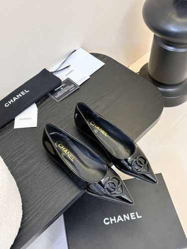 Ch*anel 25C新款爱心扣尖头单鞋 凉鞋绝美玛丽珍系列很难不爱鞋面 漆皮 内里羊皮 真皮大底原版开模五金 Size:35-39 4041定制