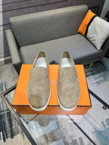 hermes 爱玛仕 -高端品质 原单 -鞋面：牛皮反绒拼接设计 -内里：进口混种羊皮 -大底：Tpr发泡 橡胶：双色组合成型大底 -超高品控 做工精细：凸显