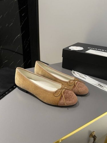 Chanel经典芭蕾舞鞋 皮底 ： Size：34 35 35.5 36 36.5 37 37.5 38 38.5 39 39.5 40 40.5 41 41.