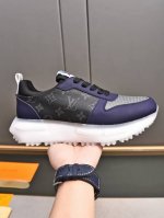 Lv 采用经典老花拼接牛皮舒适网里。私模发泡tpu透明大底，上脚超轻超舒适！完美楦型，大方时尚的设计，两色可选！码数：38–44 45 46定做