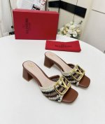 出厂p橡胶底 、真皮底240、Valentino.华伦天奴 25Ss最新系列 手工编织细节完美 非常亮眼的走秀系列推出 码数：35一43 41 42 43定做