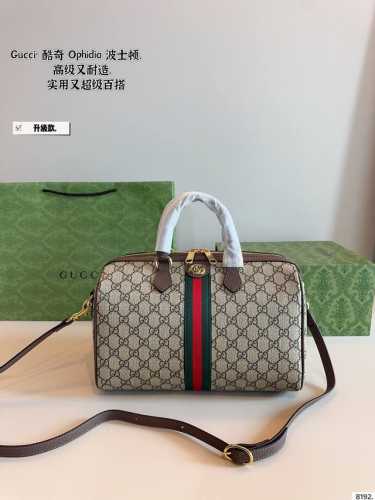 配礼盒. 酷奇Gucci 波士顿枕头包 很酷很百搭 时尚潮流 任何搭配都能够轻松驾驭尺寸：30*15*19 Cm