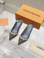 L V 村上隆联名 系列 顶级品质 Louis Vuitton Ss25 New Arrival～ Lv.2025春夏系列｜尖头高跟鞋新品 鹰嘴小尖头搭配镂空皮