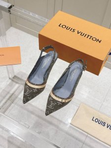 L V 村上隆联名 系列 顶级品质 Louis Vuitton Ss25 New Arrival～ Lv.2025春夏系列｜尖头高跟鞋新品 鹰嘴小尖头搭配镂空皮