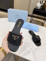 皮底定制230，普家 2024新款拖鞋。原版1:1调试楦型，三角LOGO标平底女鞋，码数：35一43
