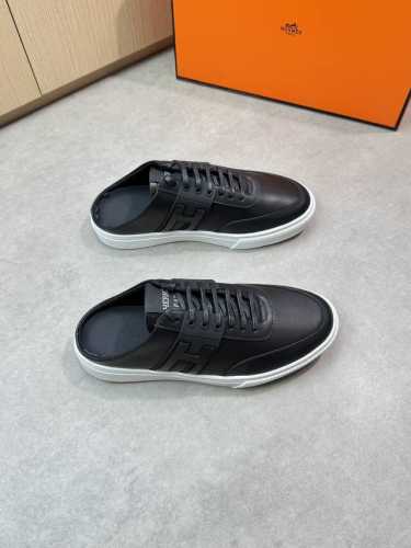hermes 爱马仕 -高端品质 原单休闲半托板鞋 -鞋面：纳帕小牛皮、鞋身品牌“H”塑胶模块 -内里：品牌帆布，垫脚；水染牛皮 -大底：原版Tpr.橡胶；双色