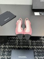 chane+L 经典Slingback 小香后空凉鞋 就像Coco香奈儿女士说的：流行稍纵即逝，但风格永存！这双后空鞋就是香家经典中的经典！双色搭配，简约精致，