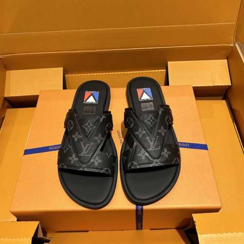 L家 顶级 Size:39-44 38.45.46定制 本款路易威登 25年男士Lv Oasis拖鞋 全新外网色系：正品包装： 取材 Monogram 精典老花