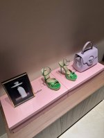 Saint Laurent 圣罗兰YSL专柜主打款防水台凉鞋 全新系列后带方扣高跟凉鞋 ！ 尖头高跟拖鞋淡淡的夏日里怎么少得了一双仙女鞋各种小裙子搭配起来 完全