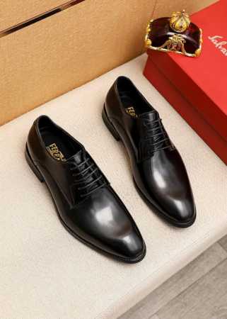 商品商标：Ferragamo 菲拉格慕 商务皮鞋 正码码数: 39-44 38.45.46订制 商品材料：精选 进口开边珠牛皮鞋面，进口水染牛皮内里。强烈立体视 - 点击图像关闭